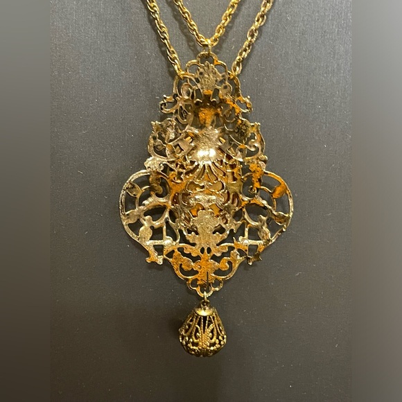 Large Vintage Filigree Cameo Pendant On Double 20” Chains Victorian Revival - Picture 3 of 7